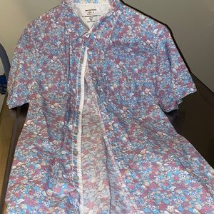 Men’s button up dress shirt